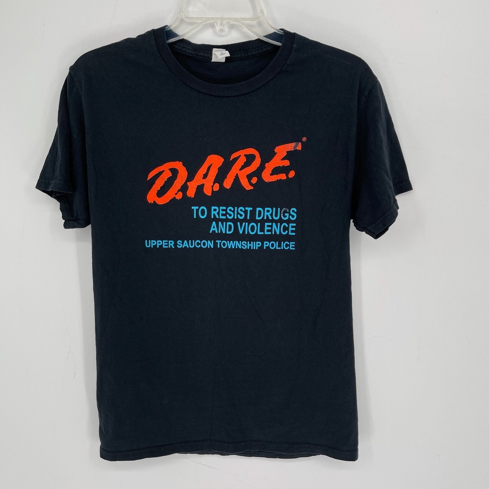 Fruit of the Loom Vintage Men's Black DARE Police Short Sleeve Graphic Tee Sz S